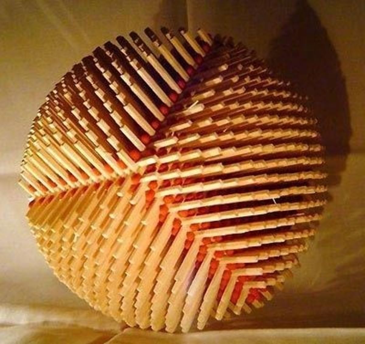 полезные поделки. украшение края пирога. украшение пирогов. листик из глины. розы из гофрированной бумаги.